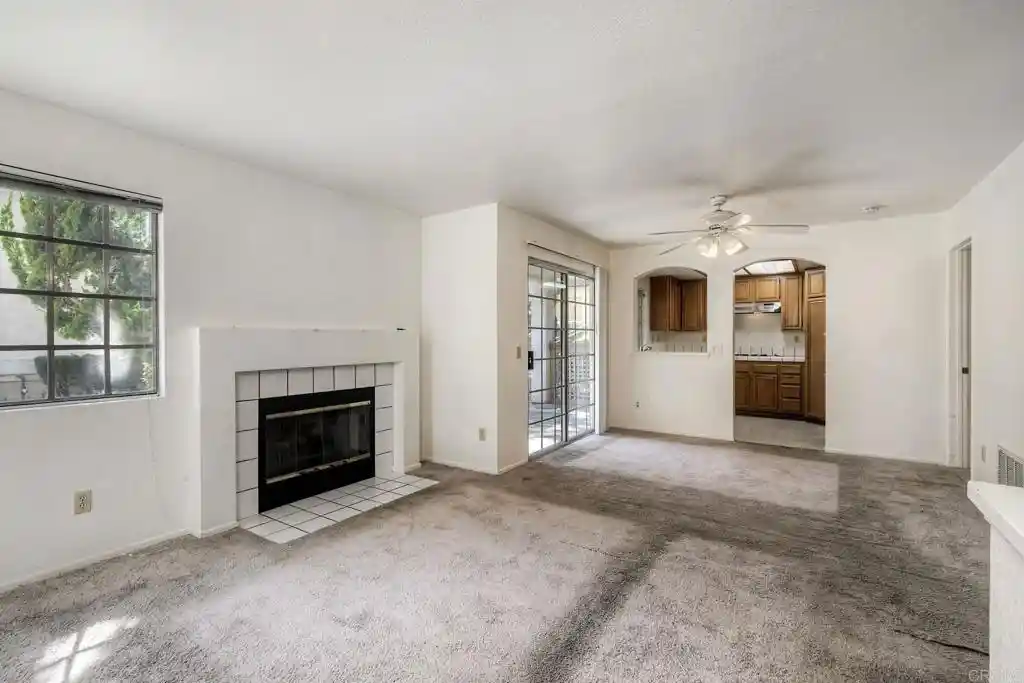 Listing Photo 1 - Condo for sale in 750 Breeze Hl Rd located at 750 Breeze Hl Rd, Vista, CA 92081 - Unit #121