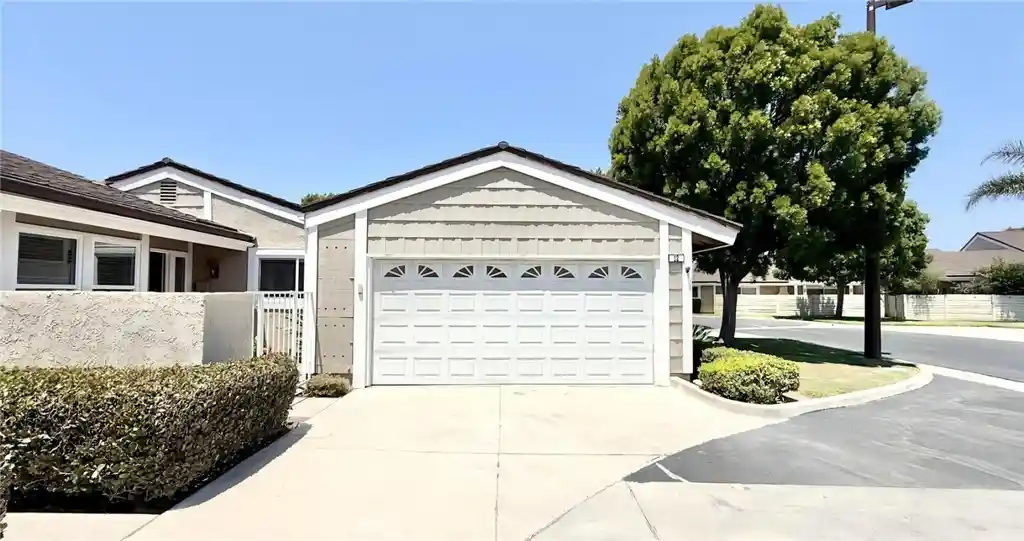 Condo for sale at 12 Primrose, Irvine, CA 92604 | MLS# OC26213597
