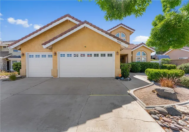 Photo 3 of Single family home for sale at 42526 61st West, Lancaster, CA 93536 | MLS# SR26213605 | Listing updated on 2026-10-02