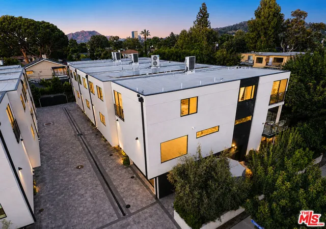 Photo 2 of Single family home for sale at 11614 Colfax Meadow Ln, Studio City, CA 91604 | MLS# 26989305 | Listing updated on 2026-10-10
