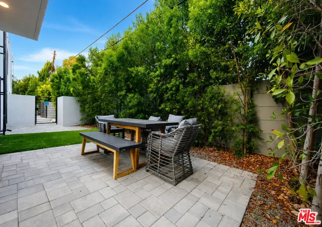 Photo 3 of Single family home for sale at 11614 Colfax Meadow Ln, Studio City, CA 91604 | MLS# 26989305 | Listing updated on 2026-10-10