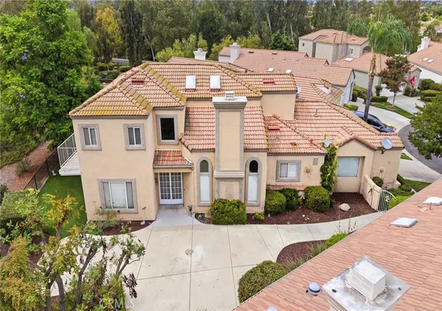 Photo 3 of Single family home for sale at 40208 Corte Lorca, Murrieta, CA 92562 | MLS# JT26213711 | Listing updated on 2026-10-09