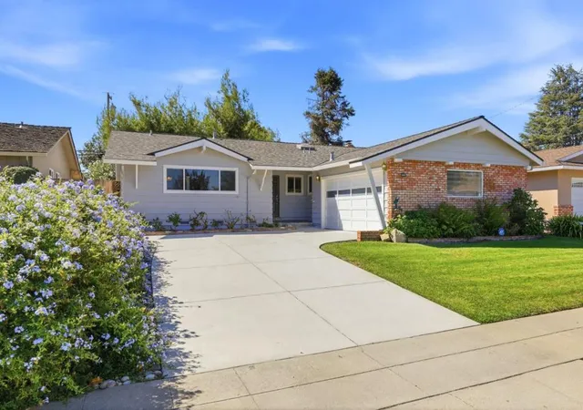 Photo 2 of Sale Pending at 2493 La Mirada Dr, San Jose, CA 95125 | MLS# ML82062834 | Listing updated on 2026-10-08