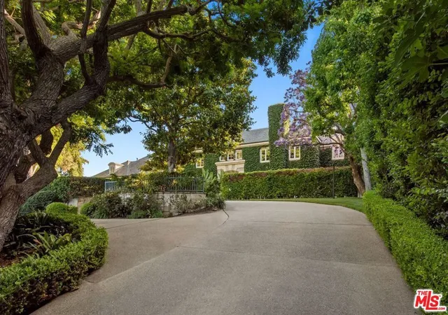 Photo 3 of Mansion for sale at 9966 Sunset Blvd, Beverly Hills, CA 90210 | MLS# 26994951 | Listing updated on 2026-10-09
