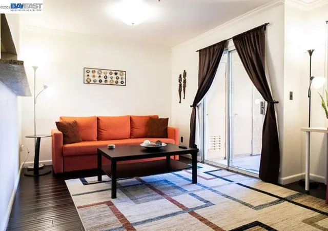 Listing Photo 3 - Condo for sale in building located at 725 Watson Cyn Ct, San Ramon, CA 94582 - Unit #115