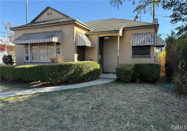 Photo 3 of Sale Pending at 1802 W 35th Place, Los Angeles, CA 90018 | MLS# DW26212111 | Listing updated on 2026-10-11