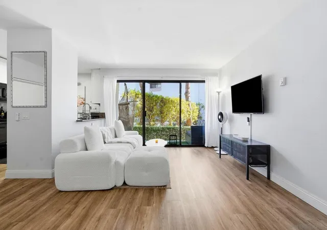 Listing Photo 2 - Condo for sale in building located at 8324 Regents Rd, San Diego, CA 92122 - Unit #1M