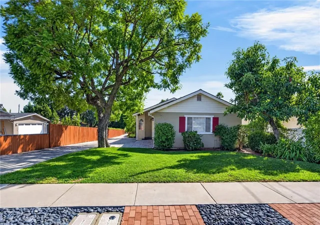 Photo 1 of Single family home for sale at 300 W Laurel Ave, Sierra Madre, CA 91024 | MLS# AR26213751 | Listing updated on 2026-10-11