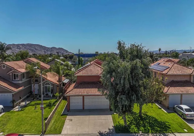 Photo 3 of Single family home for sale at 25599 Fruit Tree St, Moreno Valley, CA 92553 | MLS# 219153532DA | Listing updated on 2026-10-05