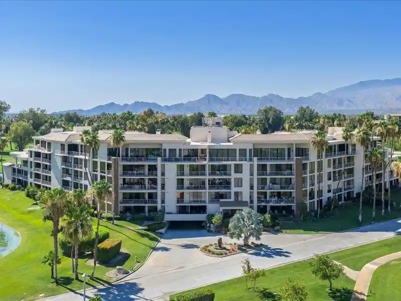Listing Photo 1 - Condo for sale in 910 Island Dr located at 910 Island Dr, Rancho Mirage, CA 92270 - Unit #406