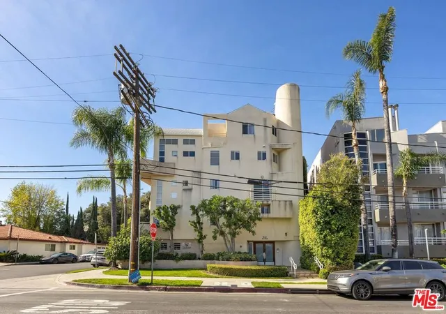 Photo 2 of Condo for sale at 4549 Haskell Ave #1, Encino, CA 91436 | MLS# 26995263 | Listing updated on 2026-10-09