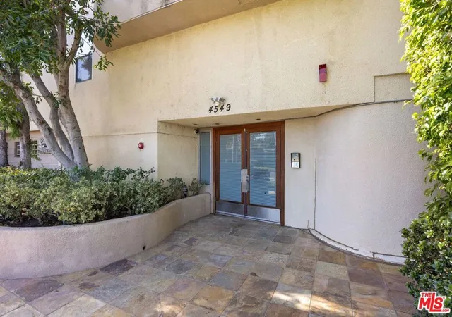 Photo 3 of Condo for sale at 4549 Haskell Ave #1, Encino, CA 91436 | MLS# 26995263 | Listing updated on 2026-10-09