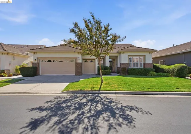 Photo 2 of Sale Pending at 350 Gladstone Dr, Brentwood, CA 94513 | MLS# 41149933 | Listing updated on 2026-10-05