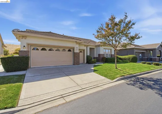 Photo 3 of Sale Pending at 350 Gladstone Dr, Brentwood, CA 94513 | MLS# 41149933 | Listing updated on 2026-10-05