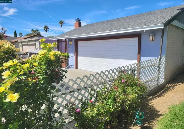 Photo 2 of Single family home for sale at 2900 Pear St, Antioch, CA 94509 | MLS# 41149934 | Listing updated on 2026-10-10