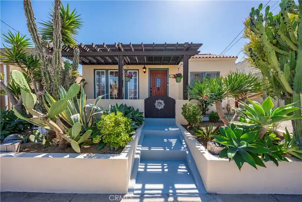 Photo 1 of Single family home for sale at 4500 E Barker Way, Long Beach, CA 90814 | MLS# PW26213264 | Listing updated on 2026-10-25