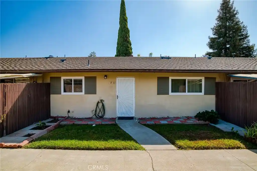 Listing Photo 1 - Condo for sale in 134 S Magnolia located at 134 S Magnolia, Anaheim, CA 92804 - Unit #19B