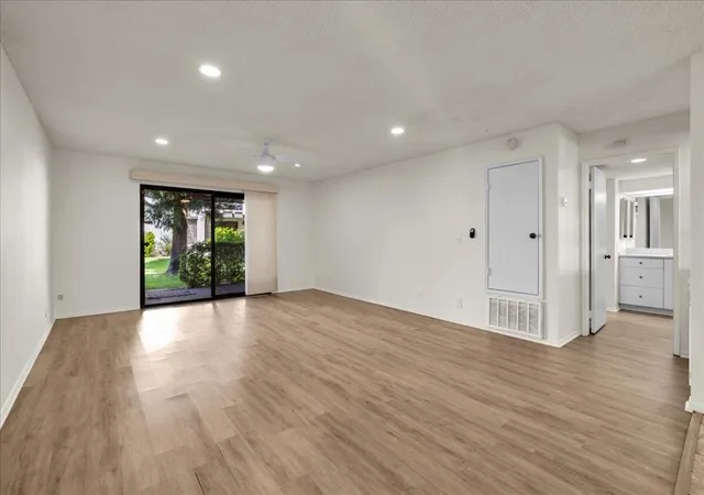 Listing Photo 1 - Condo for sale in building located at 1050 E Ramon Rd, Palm Springs, CA 92264 - Unit #119