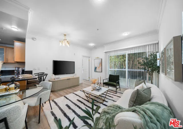 Listing Photo 3 - Condo for sale in building located at 1128 S Serrano Ave, Los Angeles, CA 90006 - Unit #104