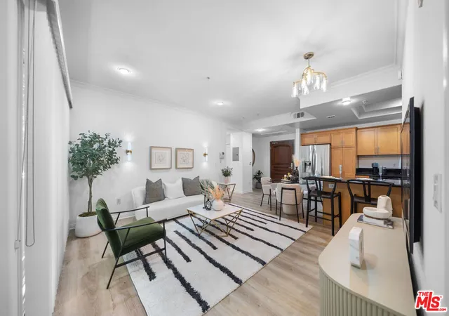 Listing Photo 4 - Condo for sale in building located at 1128 S Serrano Ave, Los Angeles, CA 90006 - Unit #104