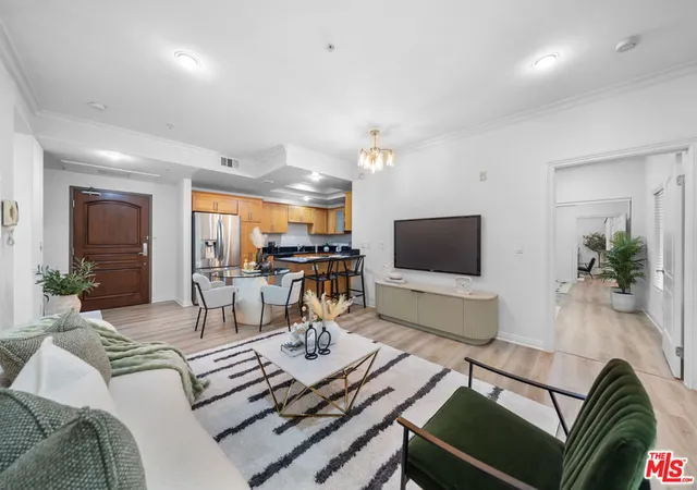 Listing Photo 5 - Condo for sale in building located at 1128 S Serrano Ave, Los Angeles, CA 90006 - Unit #104