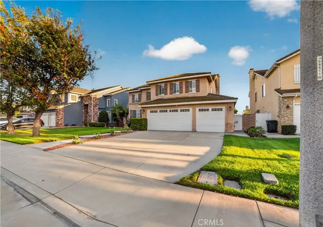 Photo 4 of Single family home for sale at 580 E Hazeltine, Ontario, CA 91761 | MLS# CV26213930 | Listing updated on 2026-10-11