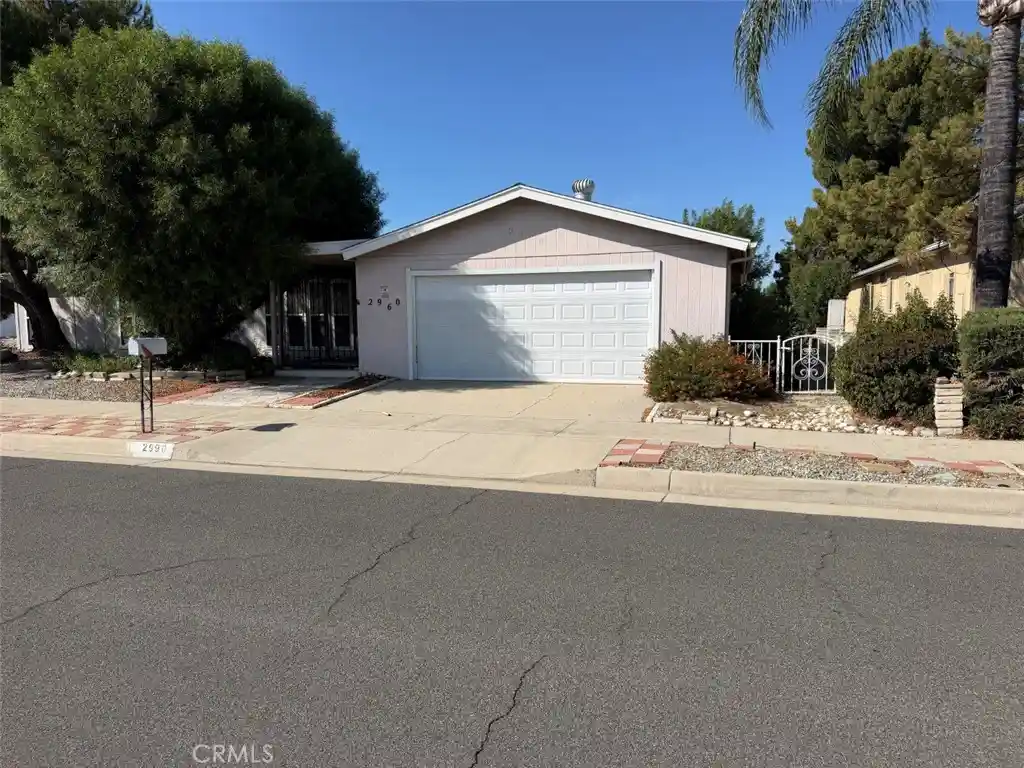 Photo 1 of Sale Pending at 2990 Blue Spruce Dr, Hemet, CA 92545 | MLS# CV26213928 | Listing updated on 2026-10-15