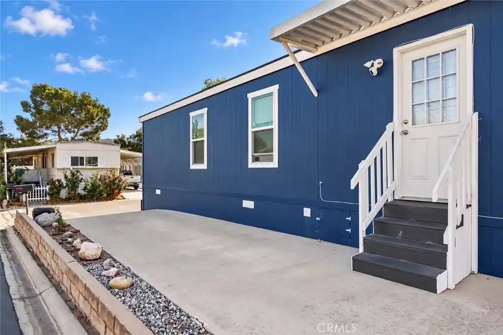Photo 1 of Manufactured home for sale at 2099 James Ct #64, Thousand Oaks, CA 91362 | MLS# SR26213334 | Listing updated on 2026-10-17