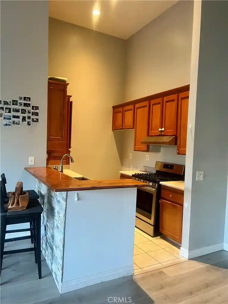 Listing Photo 2 - Condo for sale in 10561 Lakeside Dr S located at 10561 Lakeside Dr S, Garden Grove, CA 92840 - Unit #172