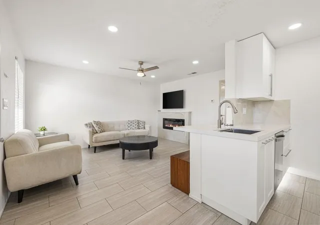 Listing Photo 4 - Condo for sale in building located at 82796 Crawford Dr, Indio, CA 92201