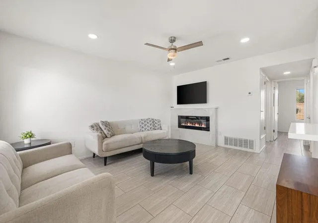 Listing Photo 5 - Condo for sale in building located at 82796 Crawford Dr, Indio, CA 92201