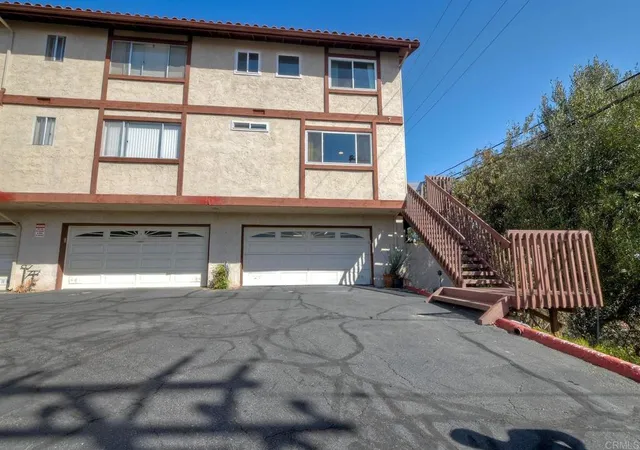 Listing Photo 3 - Condo for sale in building located at 32036 Del Cielo Oeste, Bonsall, CA 92003 - Unit #7E