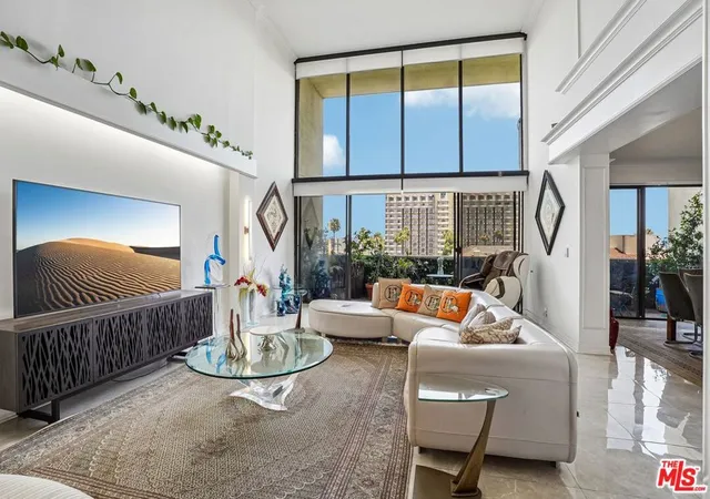 Condo for sale at 325 N Oakhurst Dr #PH2, Beverly Hills, CA 90210 | MLS# 26995561