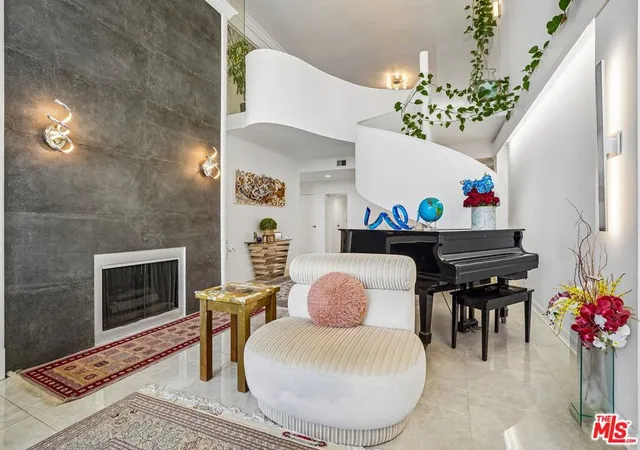 Photo 2 of Condo for sale at 325 N Oakhurst Dr #PH2, Beverly Hills, CA 90210 | MLS# 26995561 | Listing updated on 2026-10-09