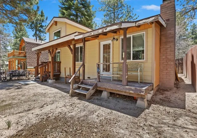 Photo 2 of Single family home for sale at 582 Beechnut, Green Valley Lake, CA 92341 | MLS# IV26214068 | Listing updated on 2026-10-10