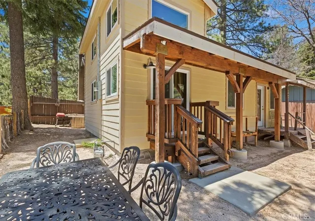 Photo 3 of Single family home for sale at 582 Beechnut, Green Valley Lake, CA 92341 | MLS# IV26214068 | Listing updated on 2026-10-10