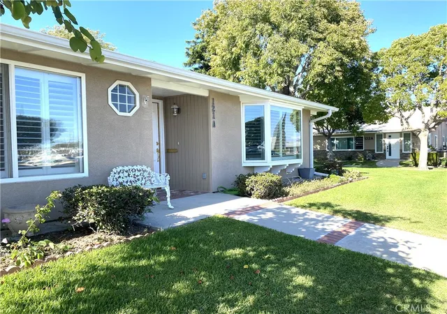 Condo for sale at 13500 SE Wentworth Ln M5 121a, Seal Beach, CA 90740 | MLS# PW26211523
