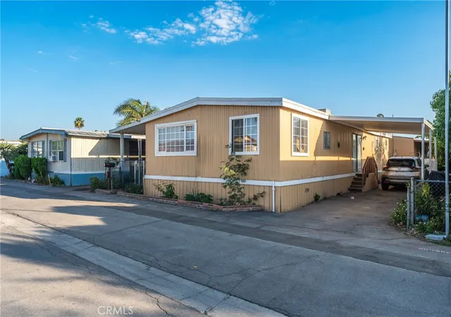 Photo 2 of Manufactured home for sale at 250 N Linden Ave #185, Rialto, CA 92376 | MLS# CV26214087 | Listing updated on 2026-10-10