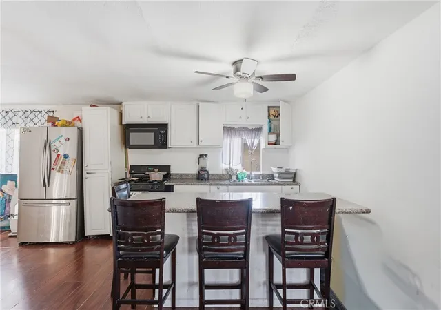 Photo 3 of Manufactured home for sale at 250 N Linden Ave #185, Rialto, CA 92376 | MLS# CV26214087 | Listing updated on 2026-10-10