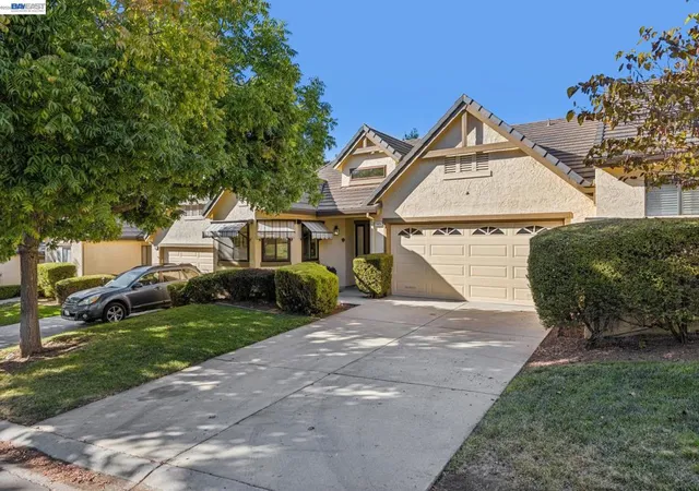 Photo 1 of Sale Pending at 7673 Helmsdale Dr, San Jose, CA 95135 | MLS# 41149972 | Listing updated on 2026-10-03