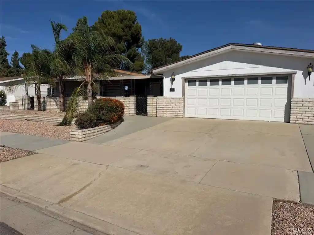 Photo 1 of Sale Pending at 1496 Brentwood Way, Hemet, CA 92545 | MLS# CV26214070 | Listing updated on 2026-10-15