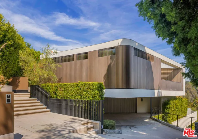 Photo 3 of Mansion for sale at 638 Siena Way, Los Angeles, CA 90077 | MLS# 26994679 | Listing updated on 2026-10-09