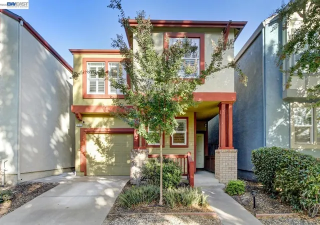 Photo 1 of Single family home for sale at 223 Washington Pl, West Sacramento, CA 95605 | MLS# 41149990 | Listing updated on 2026-10-08