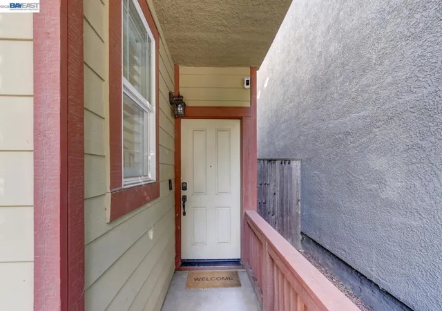 Photo 2 of Single family home for sale at 223 Washington Pl, West Sacramento, CA 95605 | MLS# 41149990 | Listing updated on 2026-10-08