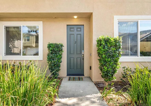 Photo 3 of Townhouse for sale at 35797 Springvale Ln, Murrieta, CA 92562 | MLS# 260023914SD | Listing updated on 2026-10-01