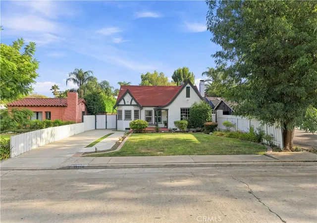 Photo 3 of Single family home for sale at 14138 Lemay St, Van Nuys, CA 91405 | MLS# SR26213962 | Listing updated on 2026-10-02