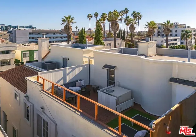 Photo 32 of Townhouse for sale at 9815 Regent St #2, Los Angeles, CA 90034 | MLS# 26995631 | Listing updated on 2026-10-09