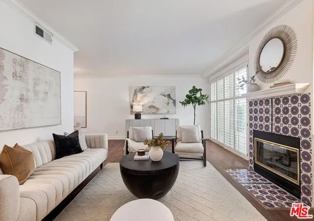 Photo 4 of Townhouse for sale at 9815 Regent St #2, Los Angeles, CA 90034 | MLS# 26995631 | Listing updated on 2026-10-09