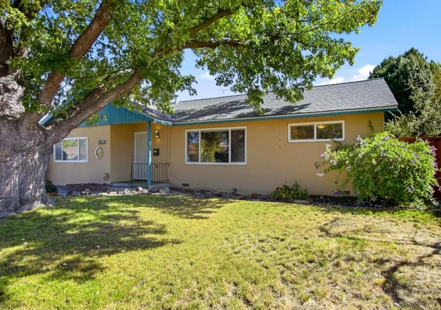 Photo 3 of Sale Pending at 894 Hazelnut Ct, Sunnyvale, CA 94087 | MLS# ML82062775 | Listing updated on 2026-10-08