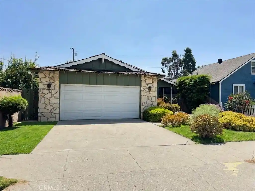 Photo 1 of Single family home for sale at 5960 Gundry, Long Beach, CA 90805 | MLS# CV26214241 | Listing updated on 2026-10-20